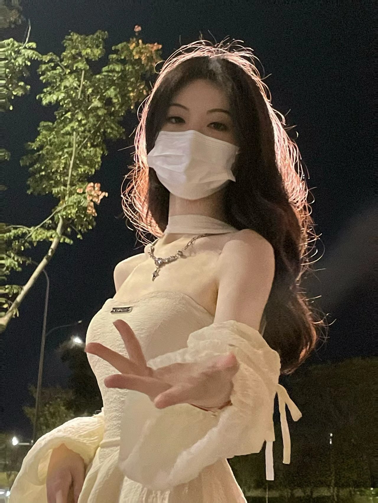 人妻